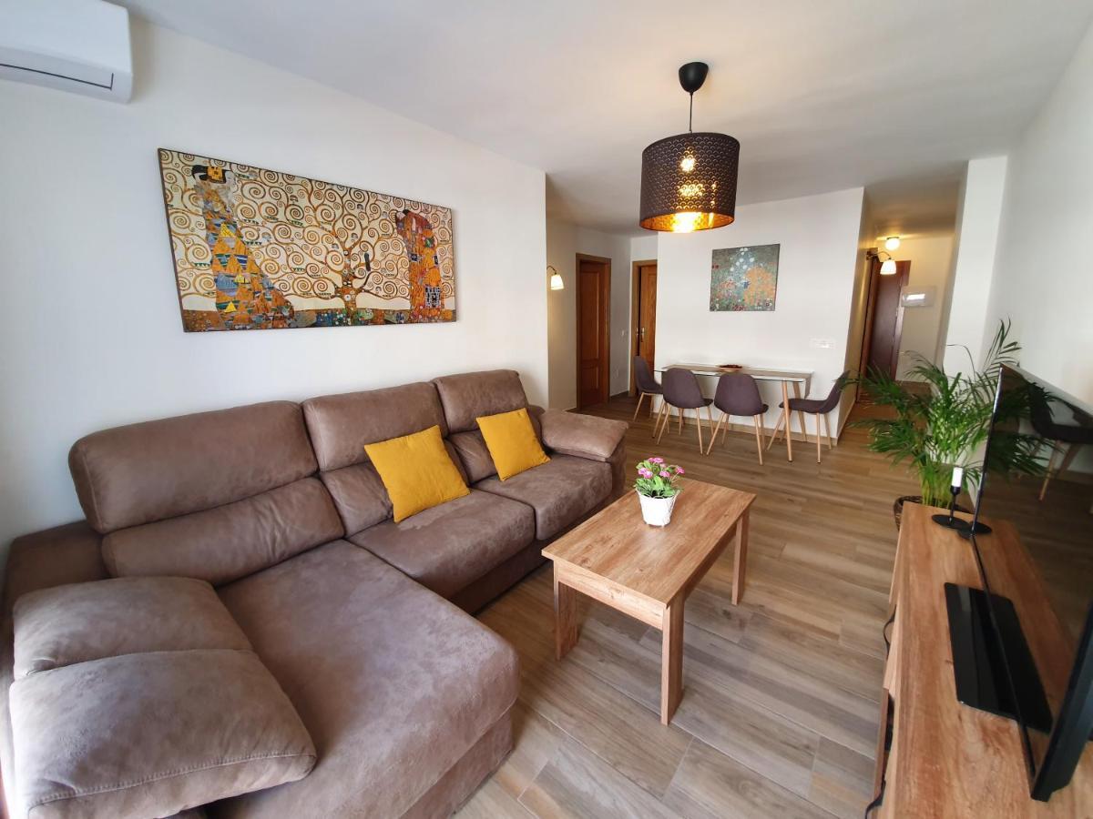 شقة Galvez Flat, At Principal Railway Station In مالقة المظهر الخارجي الصورة